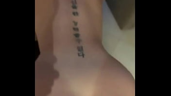 Je Doigte Lucie Asiatique De Tinder En Levrette Avant De La Refiler à Mon Pote Black