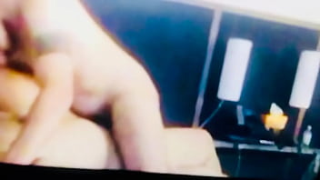 Mi Esposa Come Con Su Amigo En El Hotel Y Me Hace Video Llamada Para Que Yo Disfrute Que Rico Se La Coge