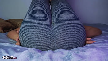 Sensual Beautiful Pussy Masturbation In Leggins