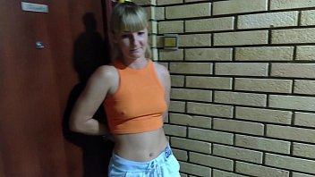 Cheating Wife Sucked Neighbor' Dick In The Entrance While Husband Was At Home - Roleplayscouples