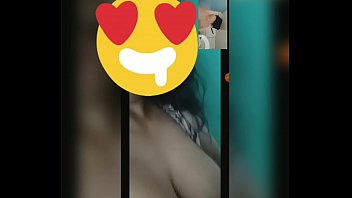 Madurita Infiel Enseña Grandes Tetas Por Videollamada