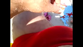 Mostrando A Esposa De Bikine Na Praia