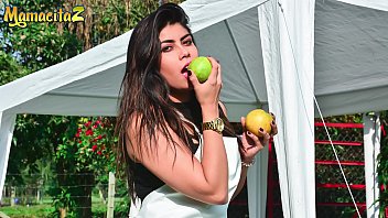 Carne Del Mercado - #carmen Lara - Sexy Latina Knows How To Spend Her Free Time