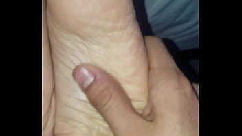 Me Vengo En Sus Pies - footjob, pies - Video 2563569