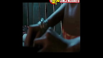 Lucy ramos pelada em _TURISTAS_ 2006 _Video editado_ ( close no corpo da lucy )