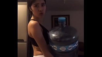 Morrita Empinandose Con Garrafon