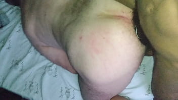 Gringo Gemendo Na Rola Preta