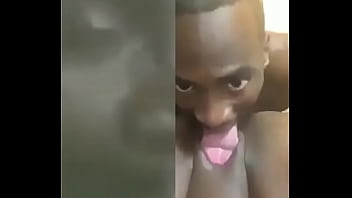 Manger Moi La Chatte