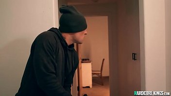 Big Cock Intruder Fuck Brunette Widow