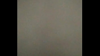 Le Chupa La Verga En El Garaje