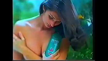 Hot Hot Comercial, Mariana Arias