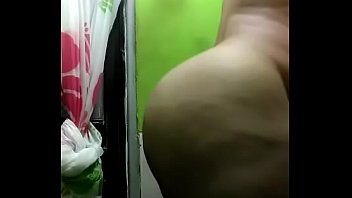 Madura Moviendo Grandes Nalgas