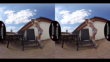 Solo Blonde, Lena Love Is Moaning While Cumming, In Vr