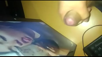 Llenando De Semen La Foto De Mi Amiga