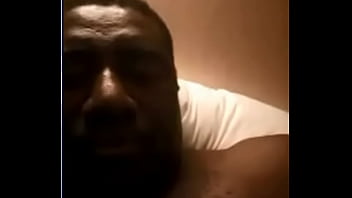 Voici La Vidéo Nue A Caractère Pornographique De Monsieur Alpha Otsaghe Nkouna Hermy