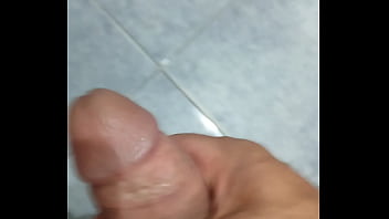 Me Masturbo En El Baño - masturbation, paja, soloboy - Video 2530130