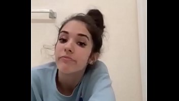 Valeriecutie Shaking Her Ass