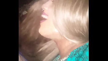 Mamando No Carro - trans, carro, chupando, mamando, novinha, recife, olinda - Video 2481566