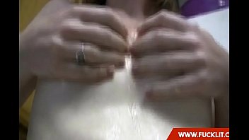 Cute Girlfriend _kate_ Oils Her Naked Body.