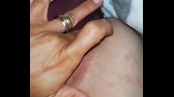 Gran Troia Che Si Infila Le Dita Nella Figa E Nel Culo