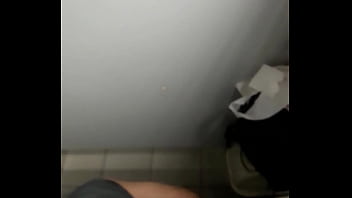 Me La Chupan En Baño Publico Glory Hole