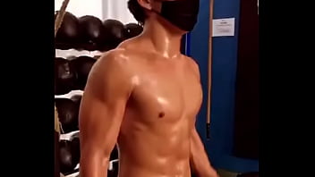 Macho Gostoso Molhado De Suor