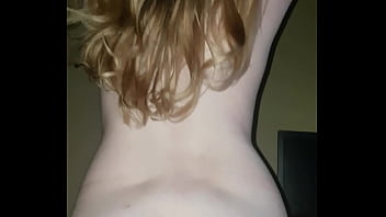 Loirinha Cavalgando Bem Gostoso No Pau