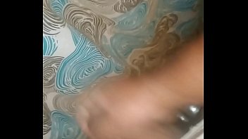 Sem Ninguém Na Academia Eu Fui Pro Banheiro Bater Uma Bronha