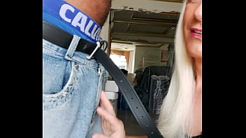 Negão Do Lava Jato Não Ganha A Buceta Da Esposa Todos Os Dias E Passa Aqui Pra Descarregar A Porra Nessa Vadia!!