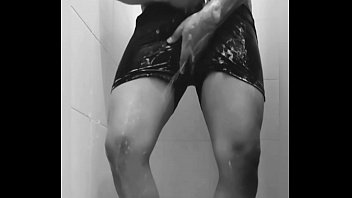 Jugando Con Mi Verga Mojada En Lycra