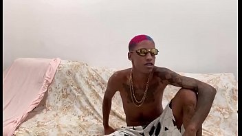 Convidei Uma Loira Gostosa E Meti Muito