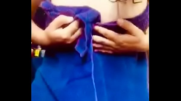 Ni El Baño Le Quita Lo Caliente Y Se Empieza A Tocar
