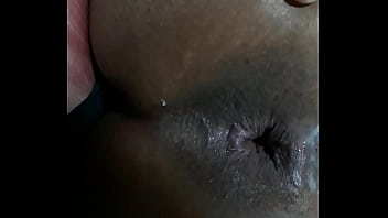 Arrombando Cuzinho - bunda, grande, cu, aberto, cuzinho, arrombada, preto, arrombado, arromba, burraco - Video 2450837