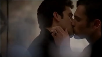 Gay Kiss Scene From Tv Show The Originals | Gaylavida.com
