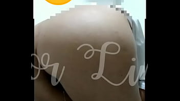 Flor Limeña Orinando En Casa