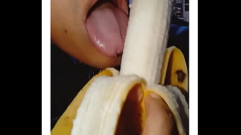 Así Rico Chupo Tu Pene Como Lo Hago Con El Platano