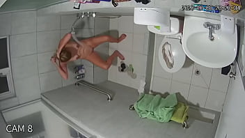 En el baño - sexy, flaquita - Video 2419019