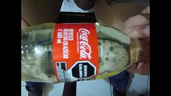 Me Orino En Una Botella