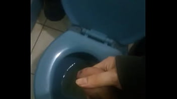 Un Poco De Leche En El Baño