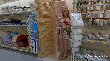 Flashing Stroll And Shopping