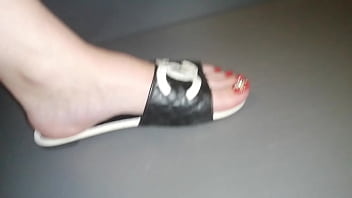 Lady L Sexy Black Flip Flops And Red Nails.(video Short Version)
