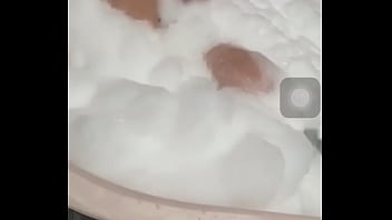 Mi Tía En El Jacuzzi