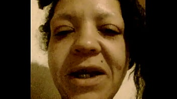 Sexy Natty Bee Saying Nite Nite