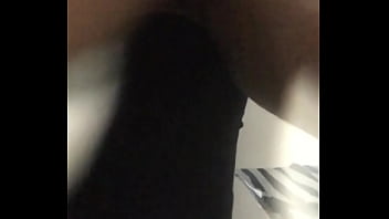 Comiéndomelo Todo Gimiendo Duro Sin Parar