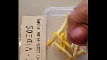 Vídeo De Verificação Danny Cdzinha De Barba Comendo Batatinha Com Porra De Macho