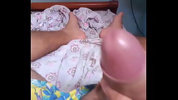 Me Quedo Solo En El Cuarto Y Me Hago Una Rica Paja! Tenía Buena Leche Acumulada