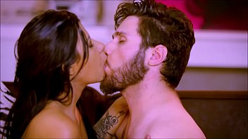 Banda Safada - Amanda Cai De Boca Nos Integrantes Da Banda - Amanda Souza