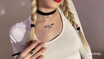 Giovane Scolaretta Viene Sborrata Dentro E Beve Sborra Del Professore