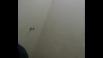 Mi Amiga Humeda Le Saco La Leche De Su Apretado Coño Y Acepto Para Hacerlo En Baño