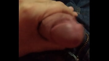 Haciendome Una Paja En El Cuarto De Mí Hermana